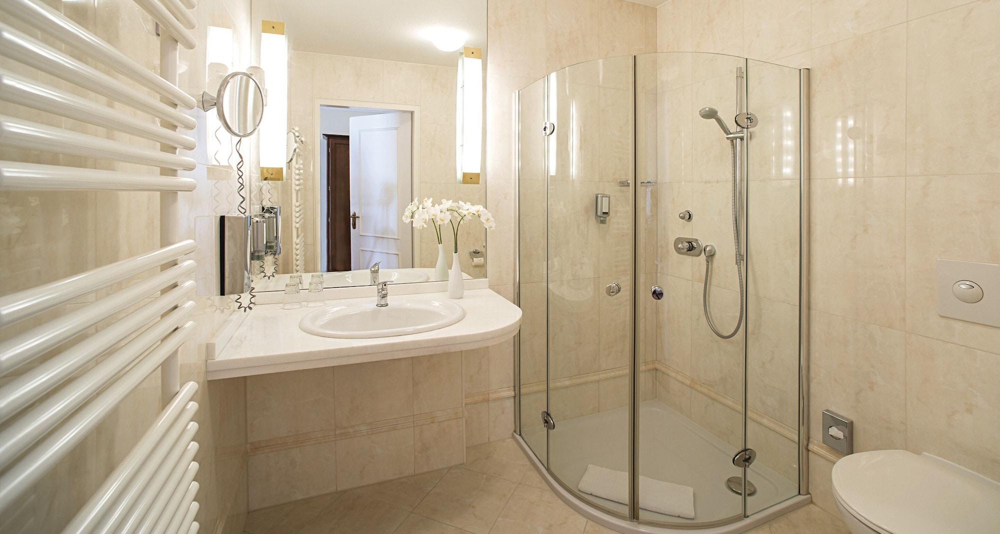 Victor'S Residenz-Hotel Erfurt Bagian luar foto